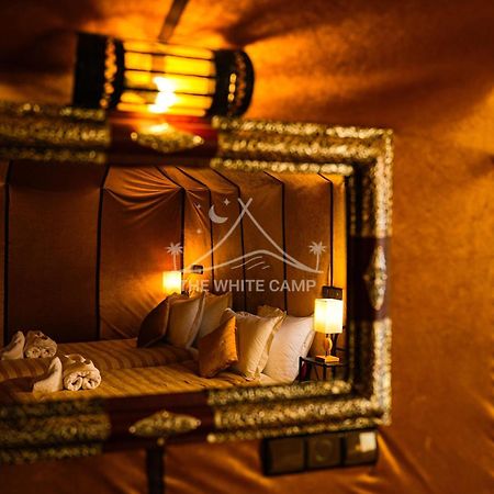 The White Camp - Your Merzouga Luxury Desert Camp & Erg Chebbi Dunes Camel Riding 외부 사진