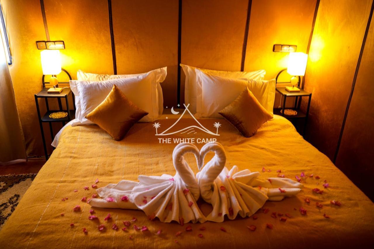 The White Camp - Your Merzouga Luxury Desert Camp & Erg Chebbi Dunes Camel Riding 외부 사진
