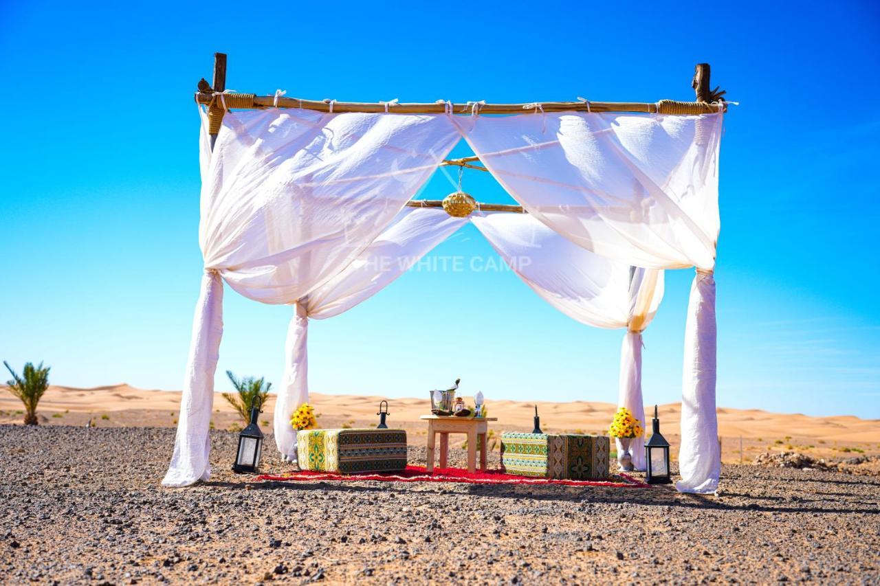 The White Camp - Your Merzouga Luxury Desert Camp & Erg Chebbi Dunes Camel Riding 외부 사진