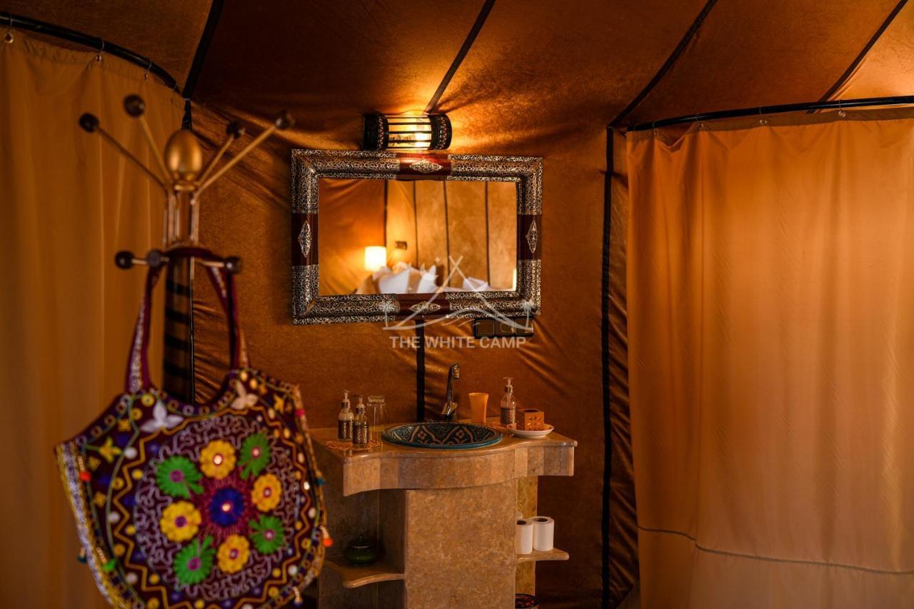 The White Camp - Your Merzouga Luxury Desert Camp & Erg Chebbi Dunes Camel Riding 외부 사진