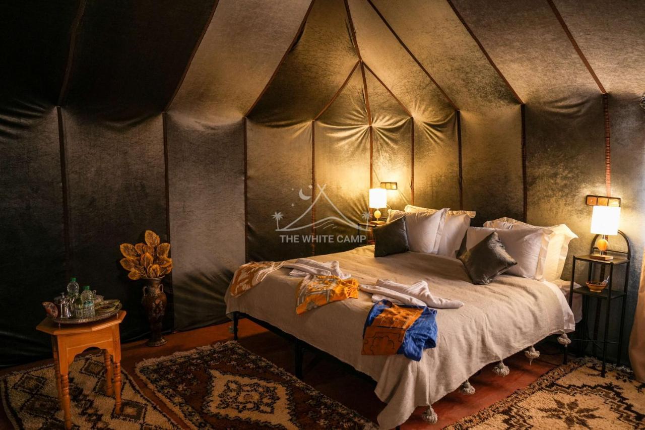 The White Camp - Your Merzouga Luxury Desert Camp & Erg Chebbi Dunes Camel Riding 외부 사진