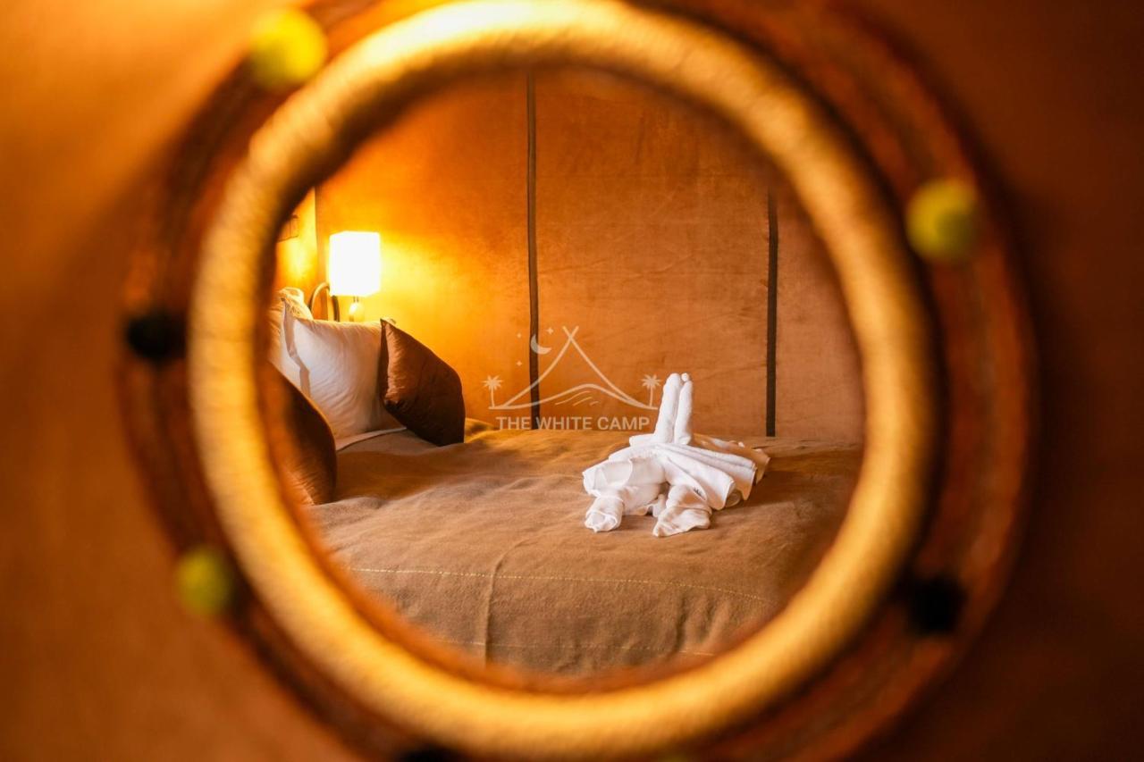 The White Camp - Your Merzouga Luxury Desert Camp & Erg Chebbi Dunes Camel Riding 외부 사진