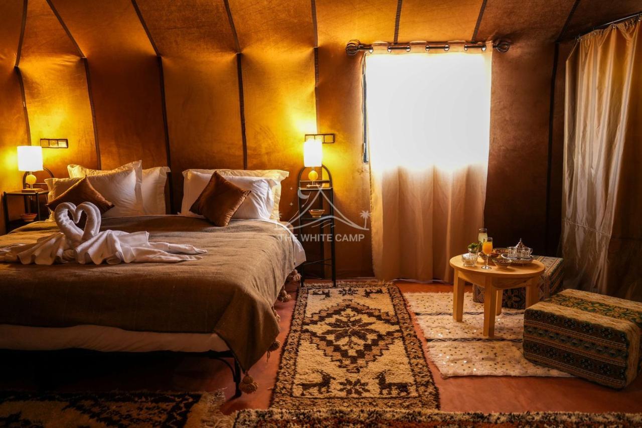 The White Camp - Your Merzouga Luxury Desert Camp & Erg Chebbi Dunes Camel Riding 외부 사진