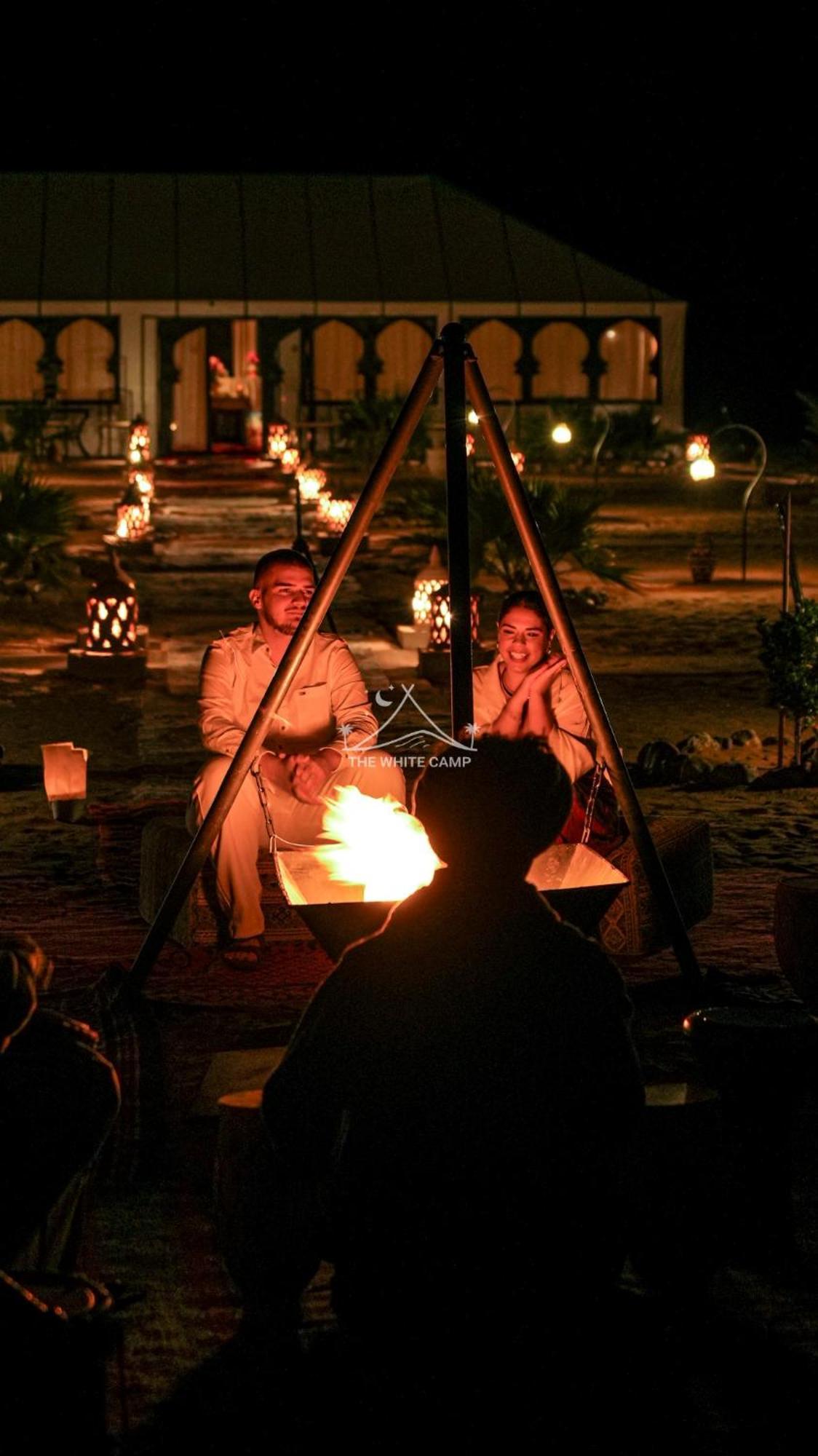 The White Camp - Your Merzouga Luxury Desert Camp & Erg Chebbi Dunes Camel Riding 외부 사진