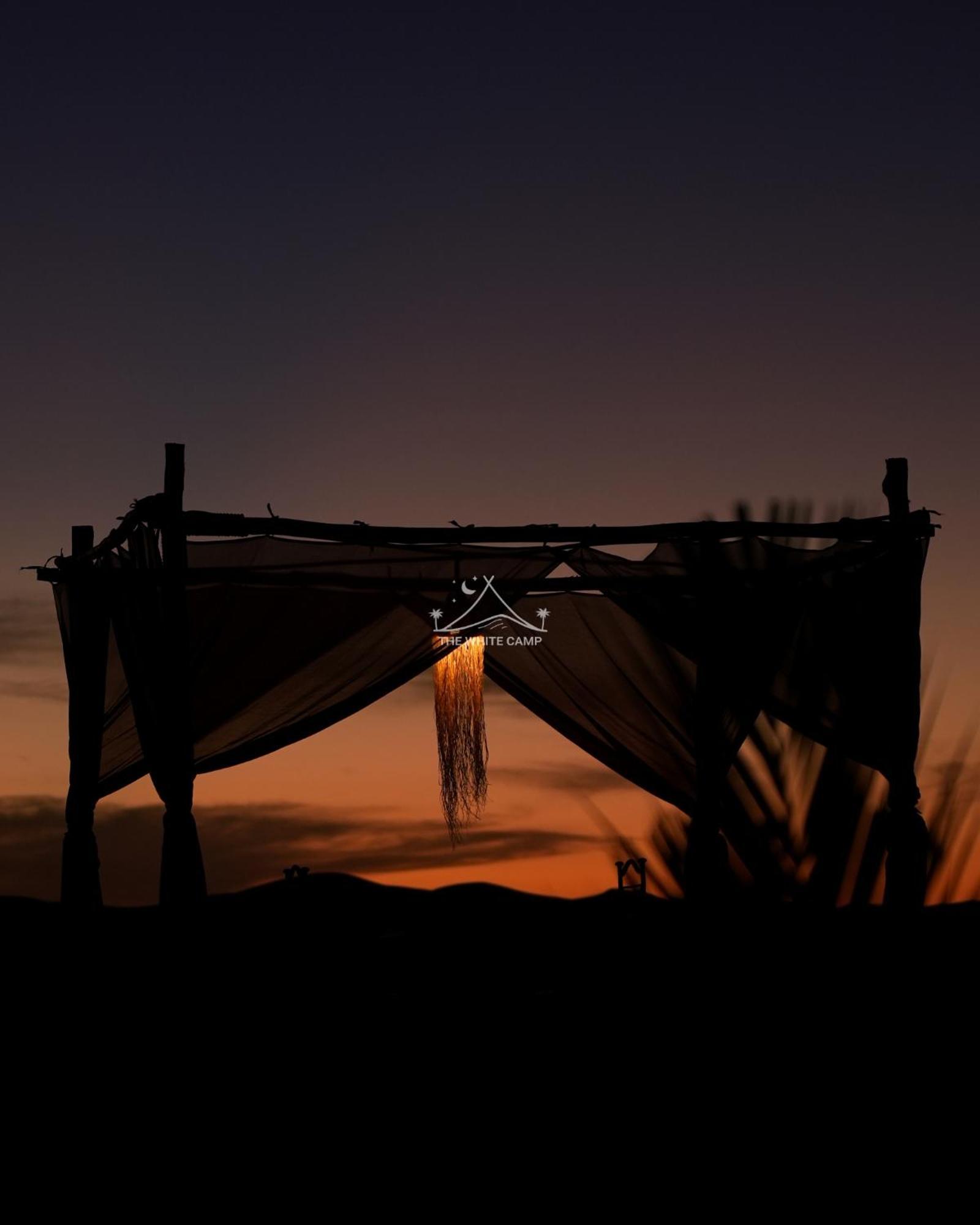 The White Camp - Your Merzouga Luxury Desert Camp & Erg Chebbi Dunes Camel Riding 외부 사진