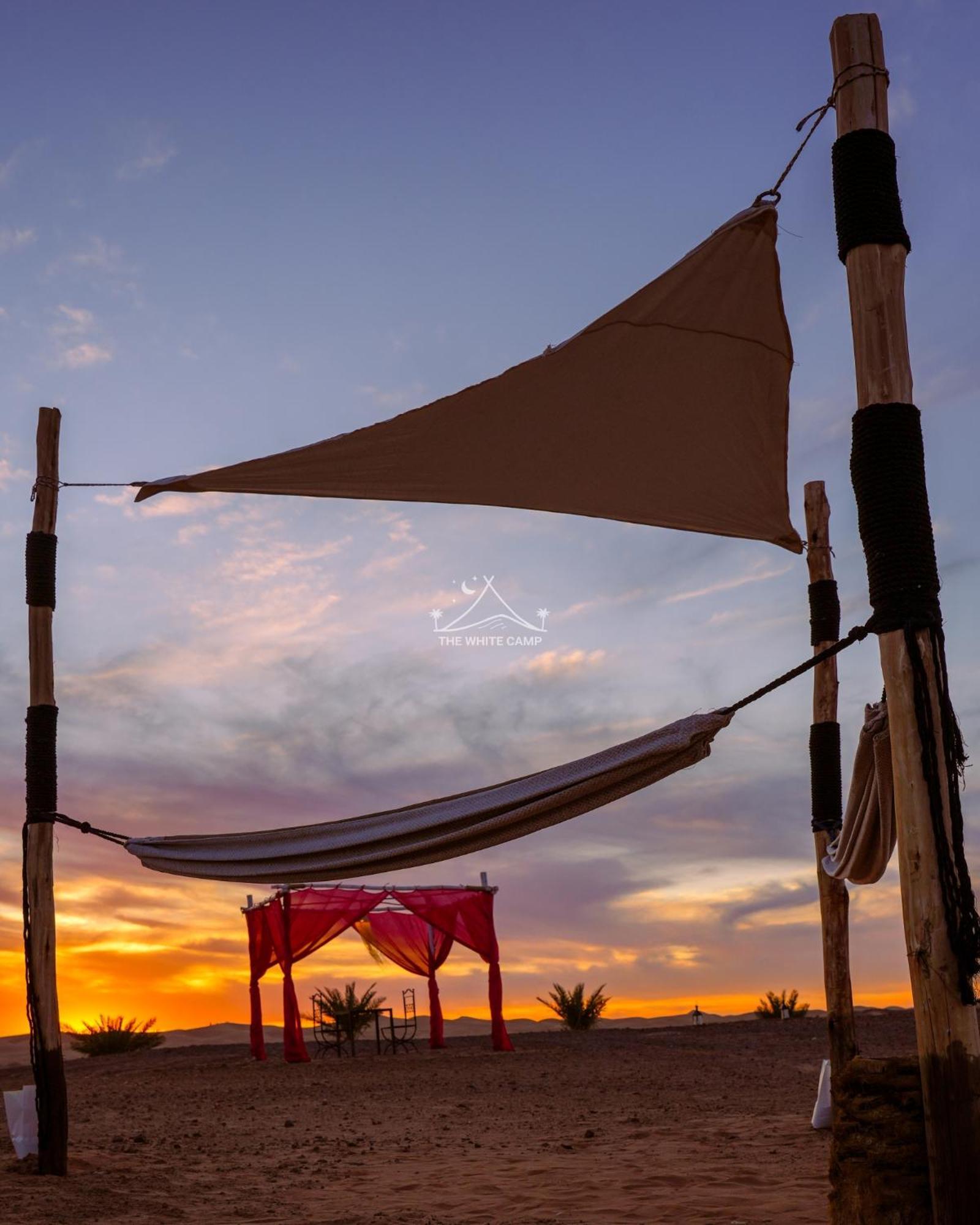 The White Camp - Your Merzouga Luxury Desert Camp & Erg Chebbi Dunes Camel Riding 외부 사진