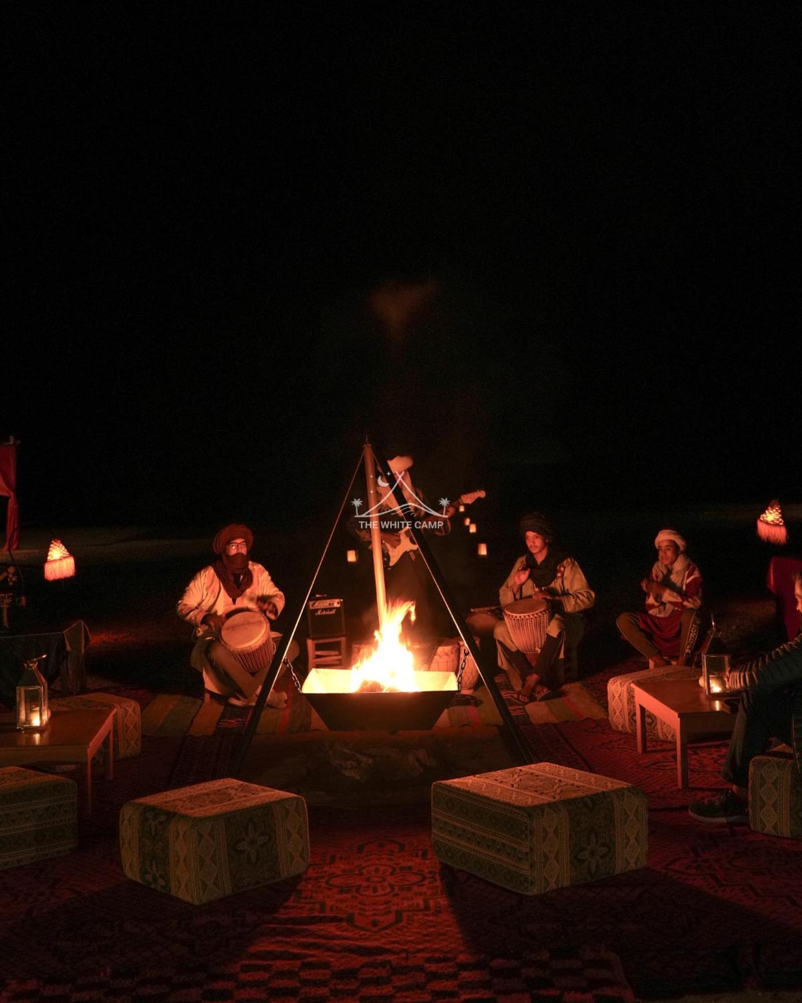 The White Camp - Your Merzouga Luxury Desert Camp & Erg Chebbi Dunes Camel Riding 외부 사진