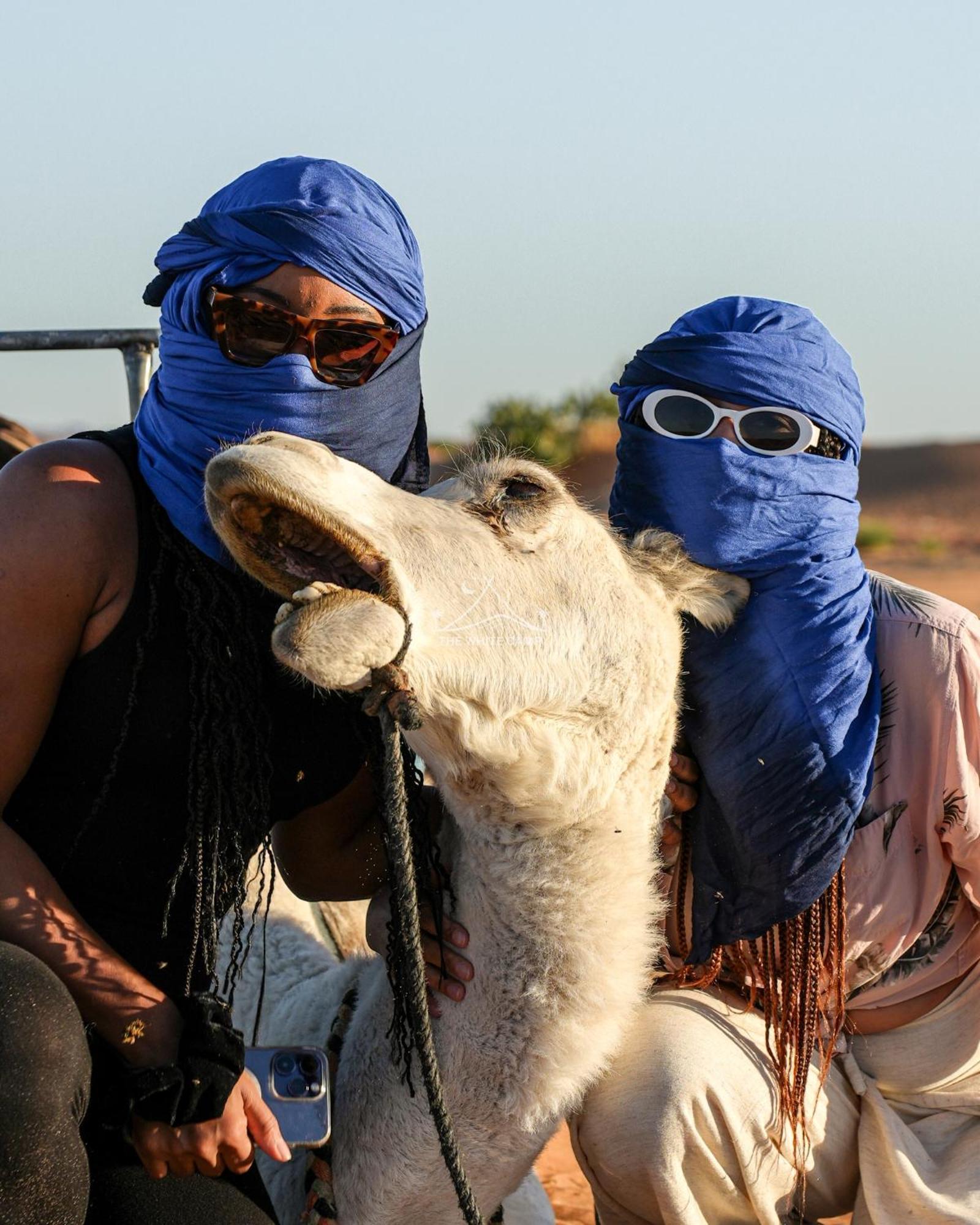 The White Camp - Your Merzouga Luxury Desert Camp & Erg Chebbi Dunes Camel Riding 외부 사진